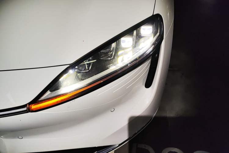 Used Hima Luxeed S7 2025 855 km Max