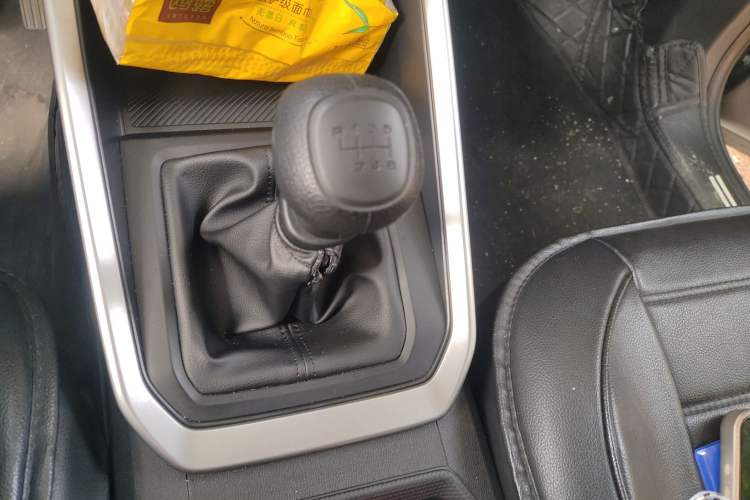 Used Wuling Alvez 2022 1.5L Manual Free-Style Model