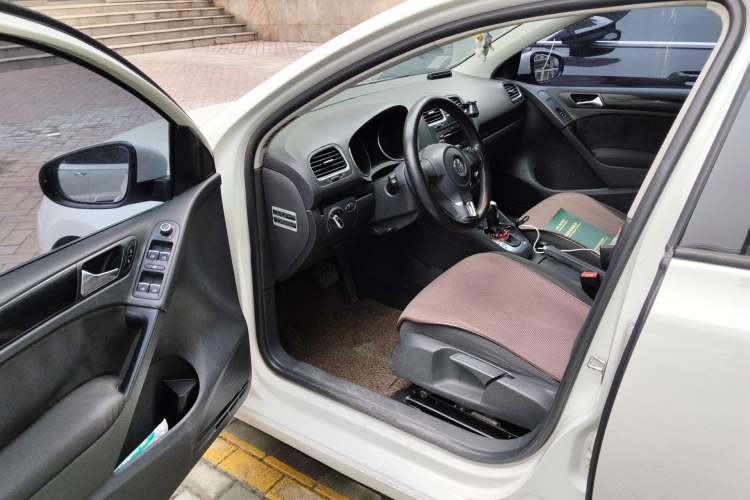 Used Volkswagen Golf 2012 1.4 TSI Automatic Comfort Edition Driver Seat