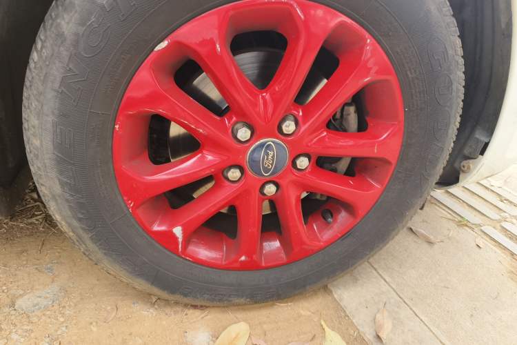 Used Ford Focus 2013 Hatchback Classic 1.8L Automatic Base Model
