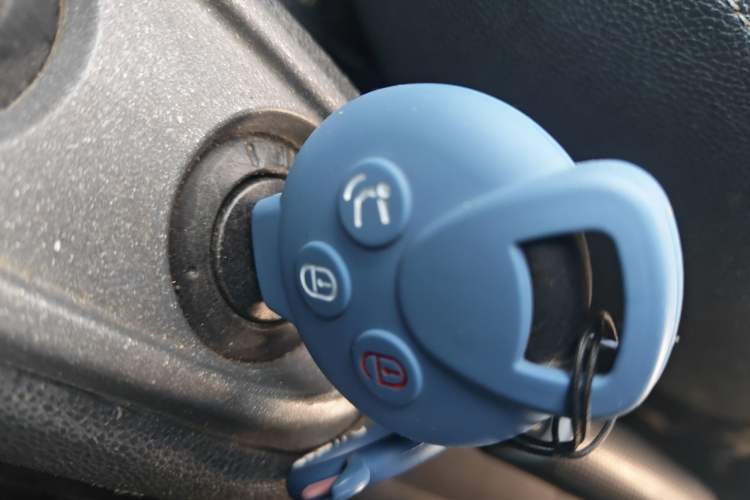 Used smart fortwo 2011 1.0 MHD Convertible Orange Edition
