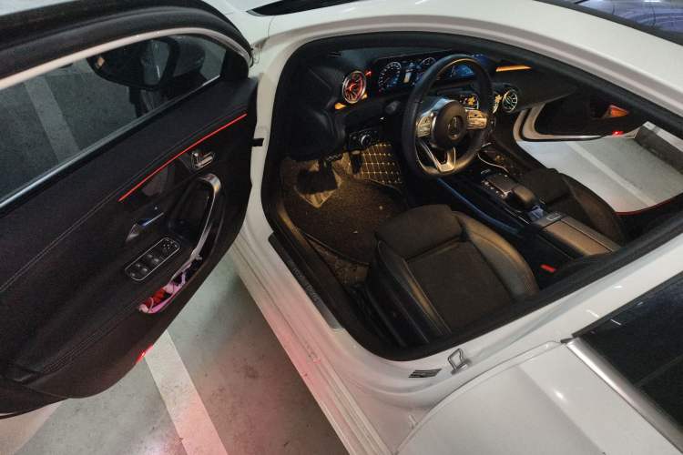 Used Mercedes-Benz A-Class 2022 A 200 L Sport Sedan Fashion Model
