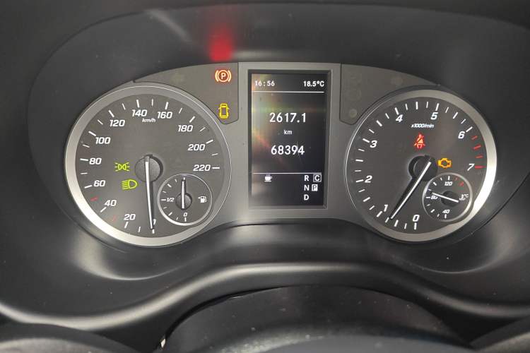 Used Mercedes-Benz Vito 2021 2.0T Elite Version 7 Seats