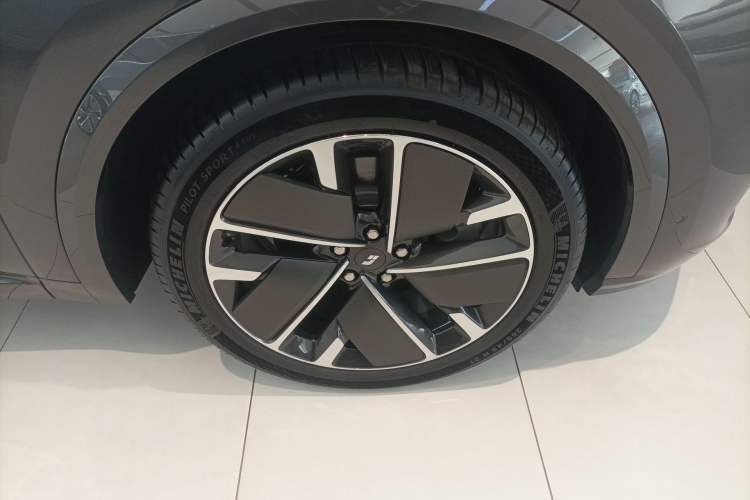 Used Li Auto L8 2025 Max Smart Refresh Edition Right Rear Wheel Hub