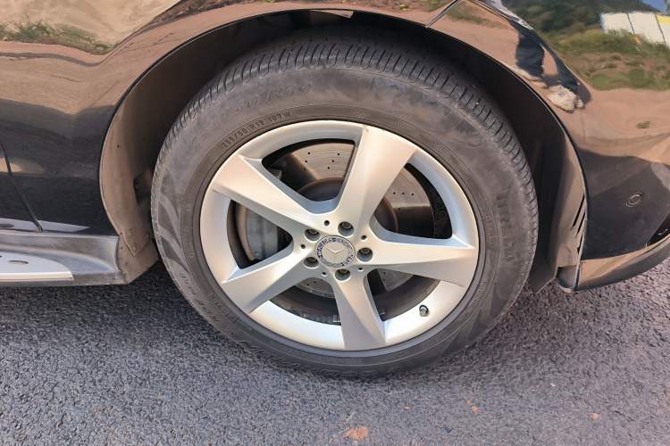 Used Mercedes-Benz M-Class 2012 ML 350 Luxury Edition Right Front Wheel Hub