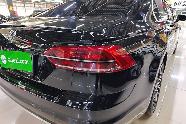 Used Volkswagen Phideon 2019 380TSI Two-Wheel Drive Business Edition China VI Standard
