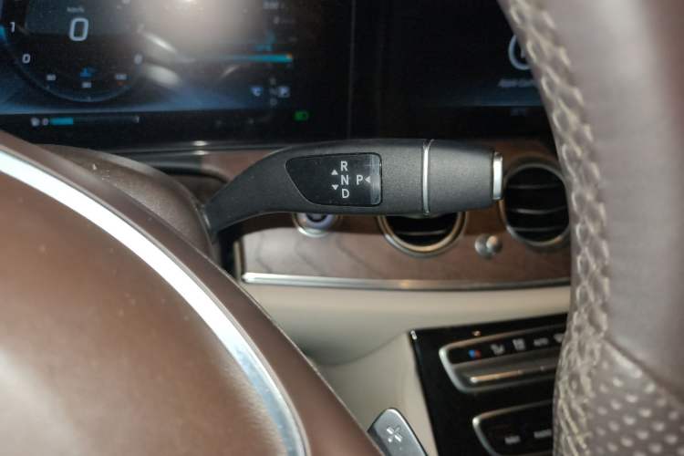 Used Mercedes-Benz E-Class 2016 E 300 L Stylish Model Gear Lever