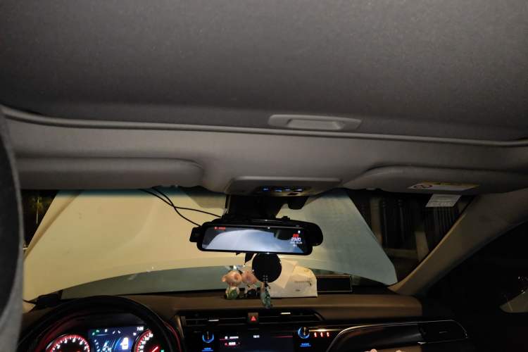 Used Toyota Camry 2019 2.0S FENGSHANG Version China VI Standard
