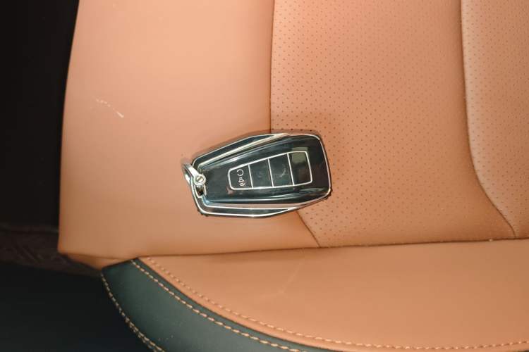 Used Geely Auto Vision X6 2020 1.4T CVT Luxury Edition Vehicle Key