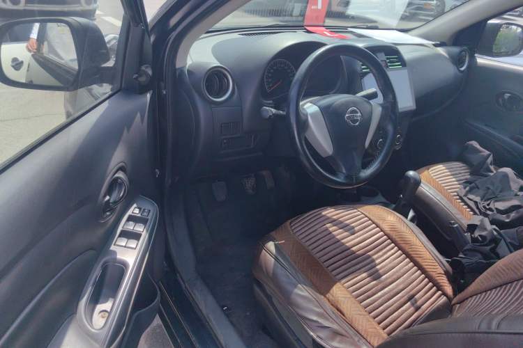 Used Nissan Sunny 2015 1.5XE Manual Comfort Edition Driver Seat