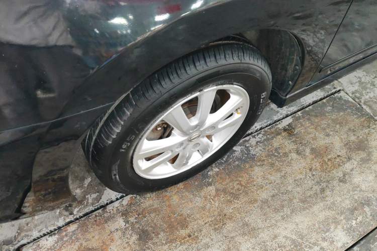 Used Nissan Sylphy 2012 Classic 1.6XE Automatic Comfort Edition Left Front Wheel Hub