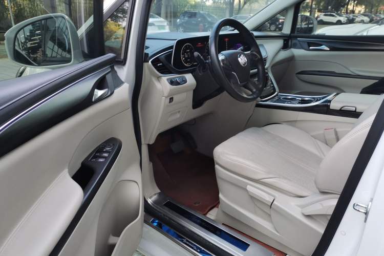 Used Buick GL8 2022 ES Landtrek 653T Comfort Edition Driver Seat