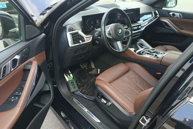 Used BMW X6 2023 xDrive40i Luxury Model with M Sport Package
