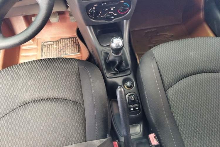 Used Peugeot 207 2011 Hatchback 1.4L Manual Yule Edition Gear Lever