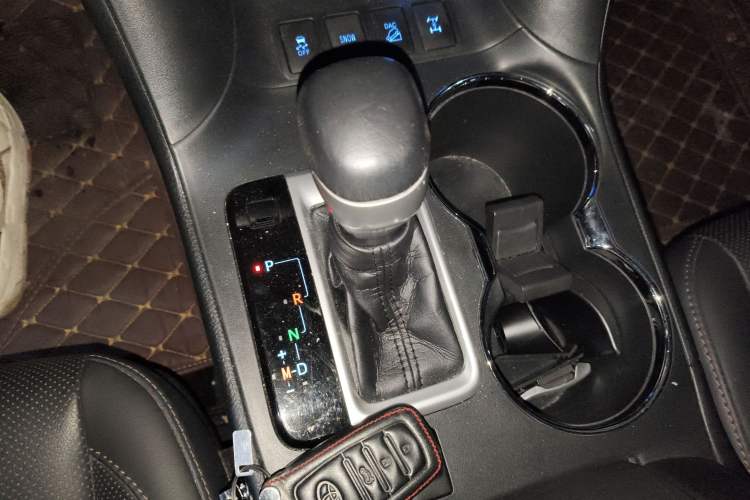 Used Toyota Highlander 2018 2.0T Four-Wheel Drive Prestige Version 7 Seats China V Emission Standard
