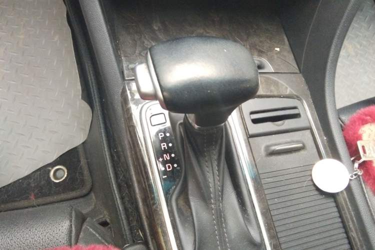 Used Kia K5 2016 1.6T Automatic LUX Gear Lever