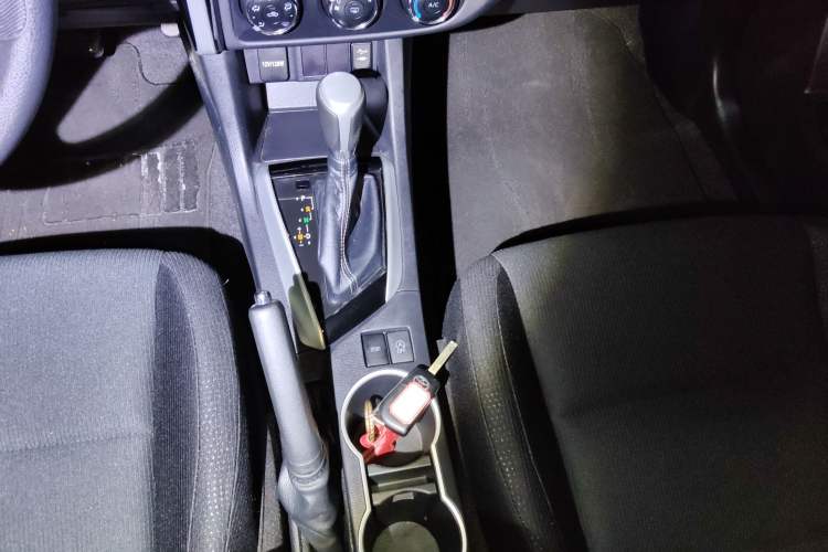 Used Toyota Levin 2017 Revised 185T CVT Elite Edition China V Standard Gear Lever