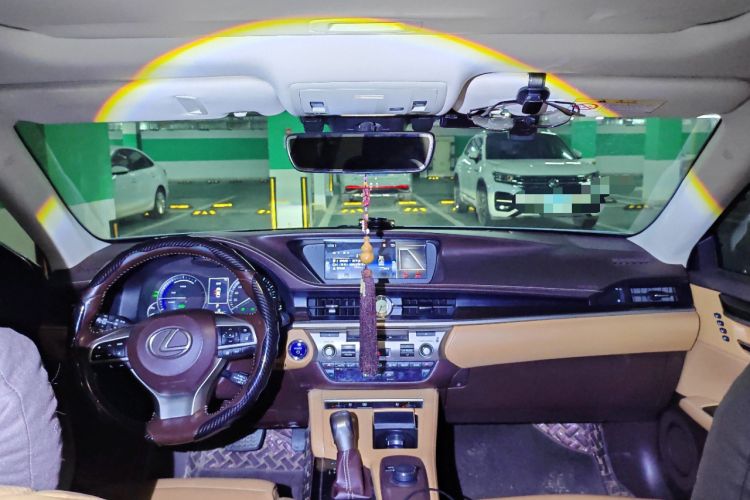 Used Lexus ES 2017 300h Mark Levinson Luxury Edition