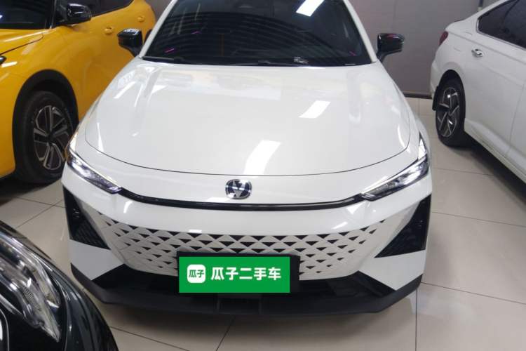 Used CHANGAN UNI-V 2024 1.5T Luxury Edition Front