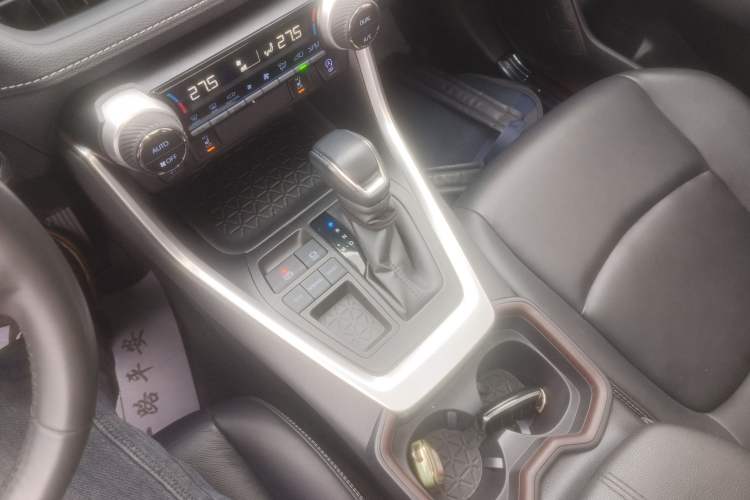 Used Toyota RAV4 2021 2.0L CVT Two-Wheel Drive Fashion PLUS Edition
