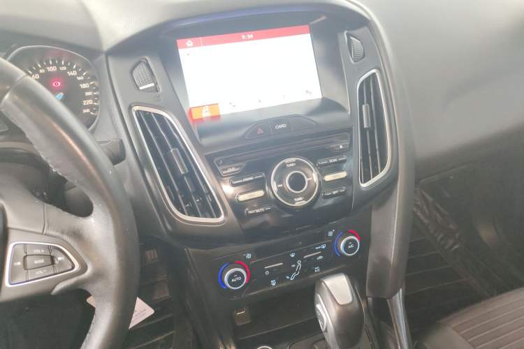 Used Ford Focus 2017 Sedan 1.6L Automatic Fashion Edition Smart Drive Version
