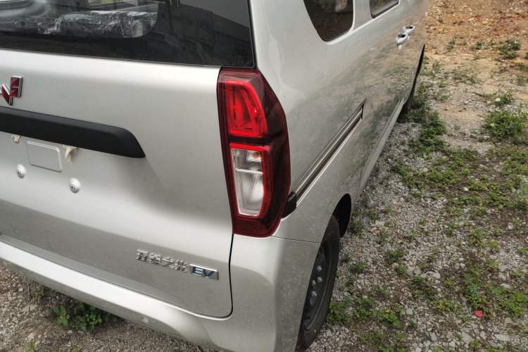 Used Wuling Zhiguang New Energy 2025 Standard Model Right Rear Taillight