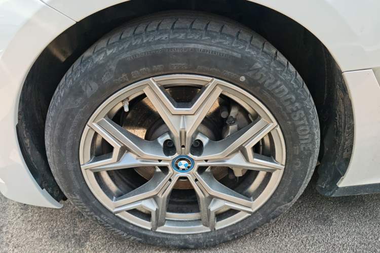 Used BMW i3 2022 eDrive 35 L Exterior 4