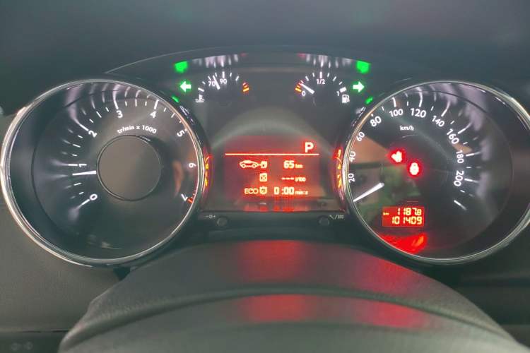 Used Peugeot 3008 2015 1.6THP Automatic Classic Edition Instrument Cluster
