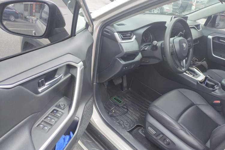 Used Toyota Wildlander 2020 2.0L CVT 4x4 Luxury Edition