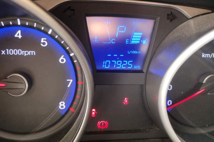 Used Hyundai ix35 2013 2.0L Automatic Two-Wheel Drive Smart GLS China IV Standard