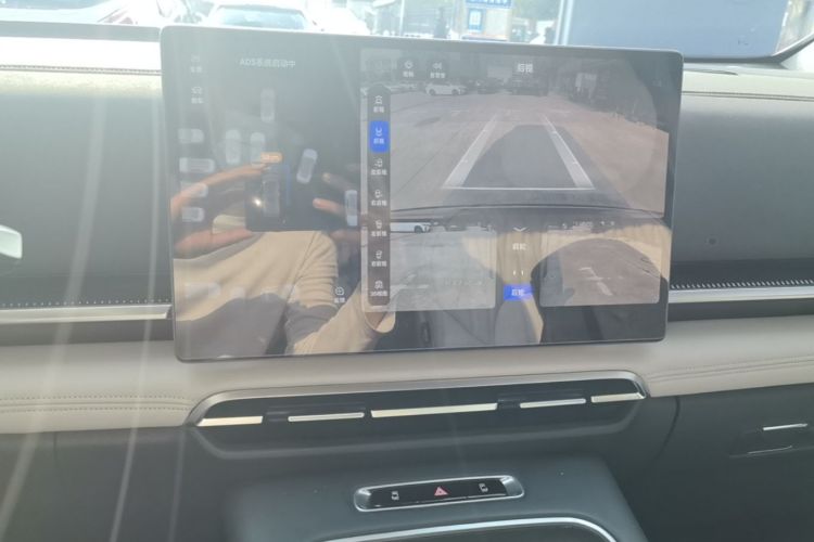 Used VOYAH Dream 2025 PHEV Four-Wheel-Drive Flagship Version – Qiankun Edition
