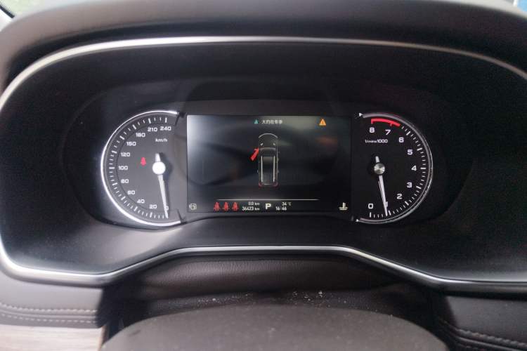 Used Roewe RX8 2019 30T Smart Connectivity Two-Wheel Drive Supreme Flagship Edition
