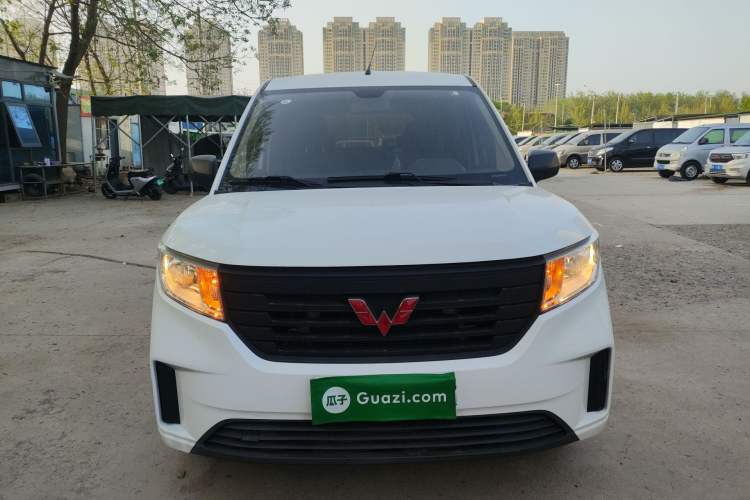 Used Wuling Hongguang PLUS 2020 1.5L Manual Standard Edition 5 Seats
