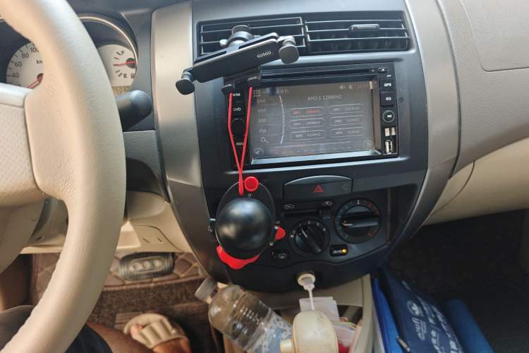 Used Nissan Livina 2010 Jingyue Edition 1.6L Automatic All-in-One Model