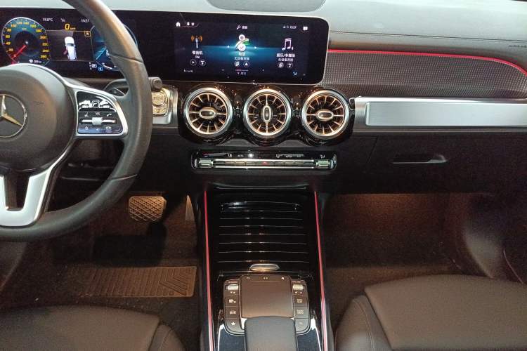 Used Mercedes-Benz GLB 2020 Updated GLB 200 Dynamic Edition Audio And AC Panel