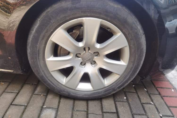 Used Audi A8 2013 A8L 45 TFSI quattro Comfort model