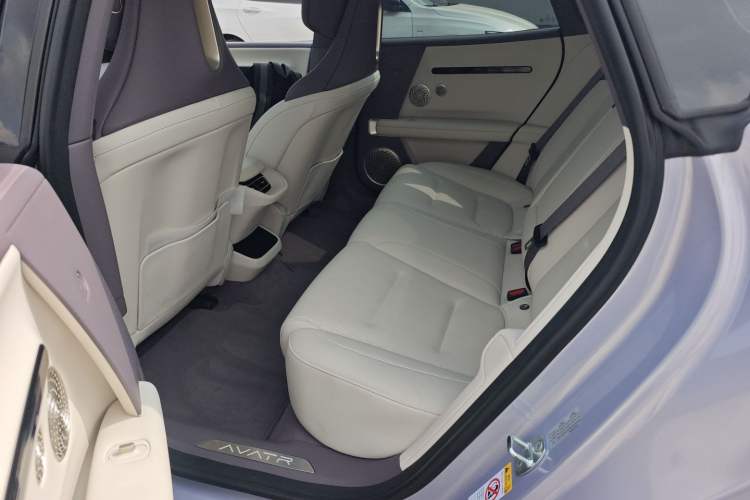 Used Avatr 06 2025 Pro Range-Extended Edition Left Rear Seat