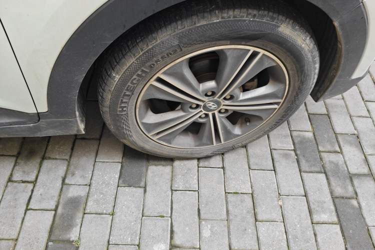 Used Hyundai ix25 2015 1.6L Automatic Two-Wheel-Drive Deluxe DLX Model Right Front Wheel Hub