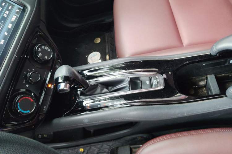 Used Honda Vezel 2017 1.5L CVT 2WD Comfort Model