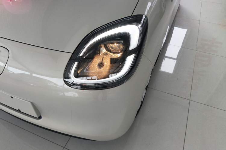 Used Wuling Hongguang MINIEV 2025 Four-Door Version Advanced Edition Left Front Headlight