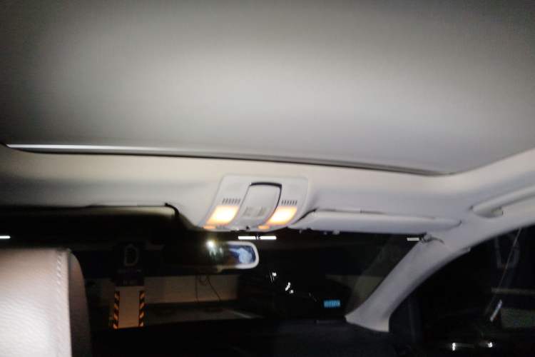 Used Audi Q7 2014 35 TFSI Sport Edition Headliner