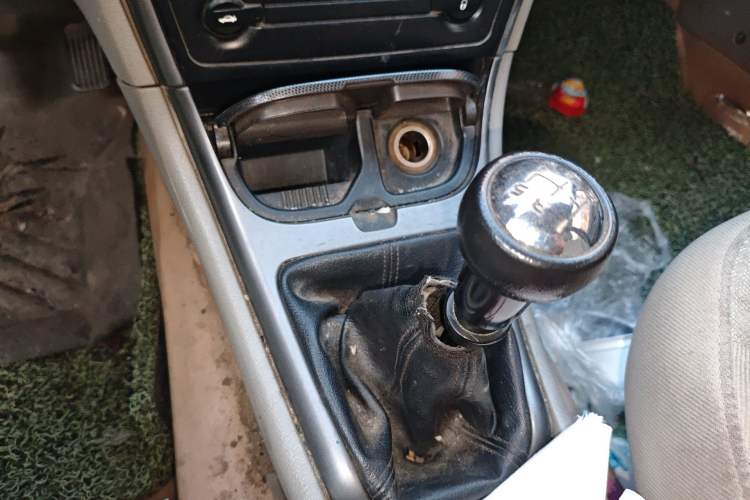 Used Citroen Elysee 2013 Sedan Classic 1.6L Manual Tech Model CNG
