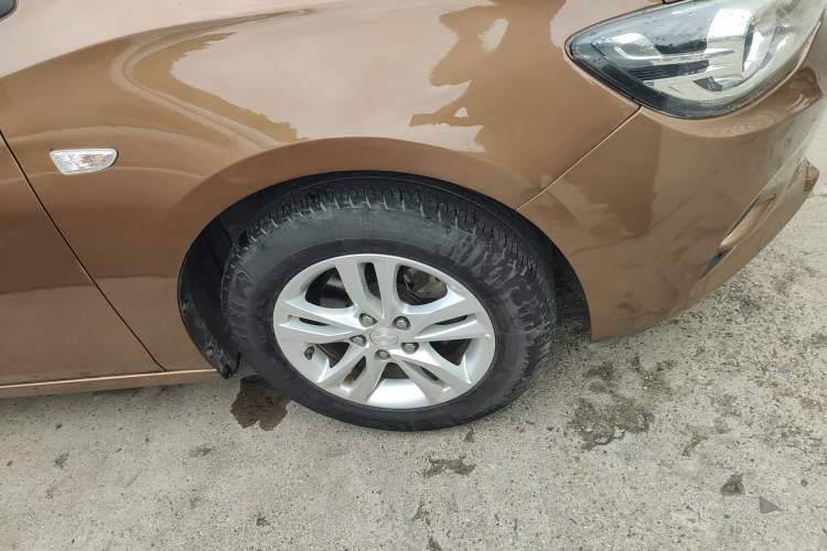 Used Chevrolet Cavalier 2016 1.5L Manual Xinyue Edition Right Front Wheel Hub