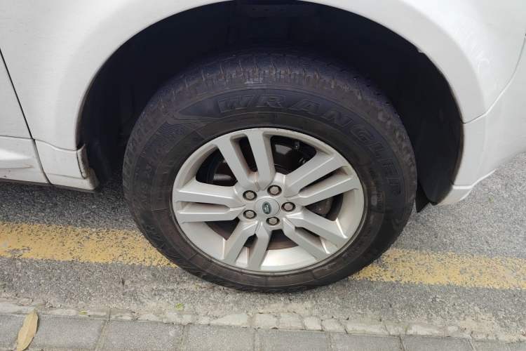 Used Land Rover Freelander 2 2014 2.2T SD4 SE Diesel Edition Right Front Wheel Hub