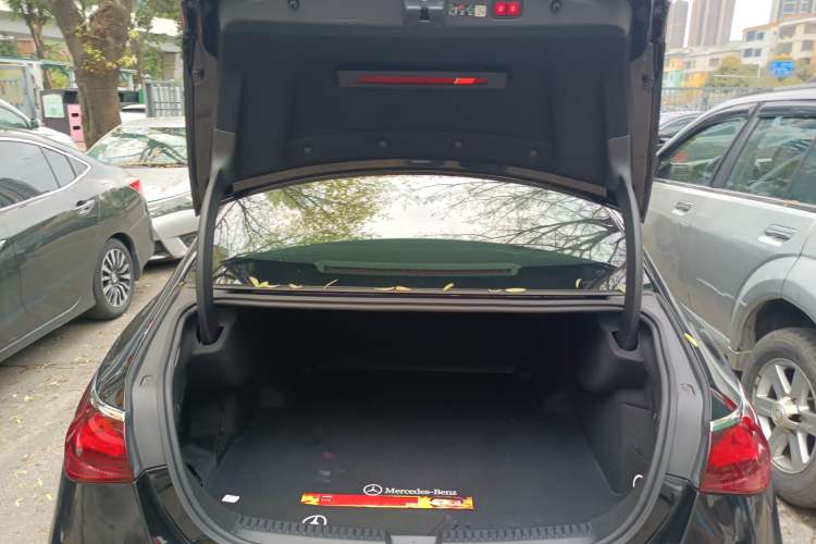 Used Mercedes-Benz E-Class 2024 Refresh E 300 L Stylish Edition
