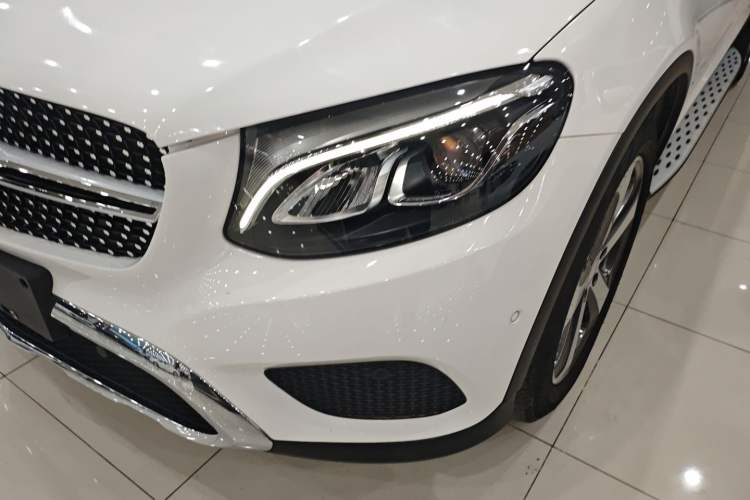 Used Mercedes-Benz GLC 2016 GLC 260 4MATIC Luxury Model
