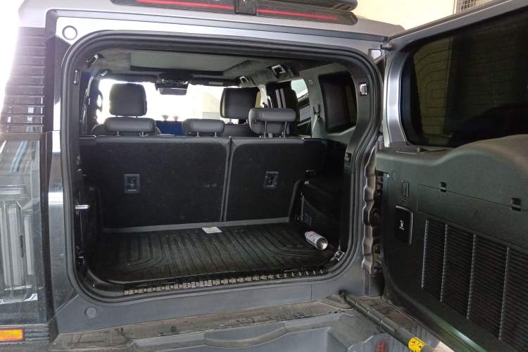 Used JETOUR Traveler 2023 2.0T All-Wheel Drive CrossPRO+ Trunk