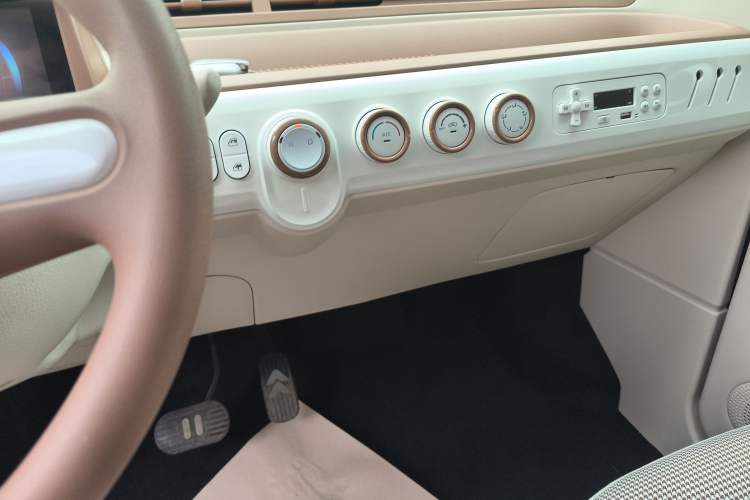 Used Bestune Pony 2026 222km Colorful Horse Gear Lever