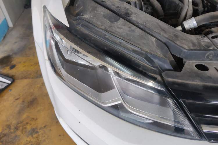 Used Volkswagen Lamando 2017 230TSI DSG Fashion Edition Right Front Headlight