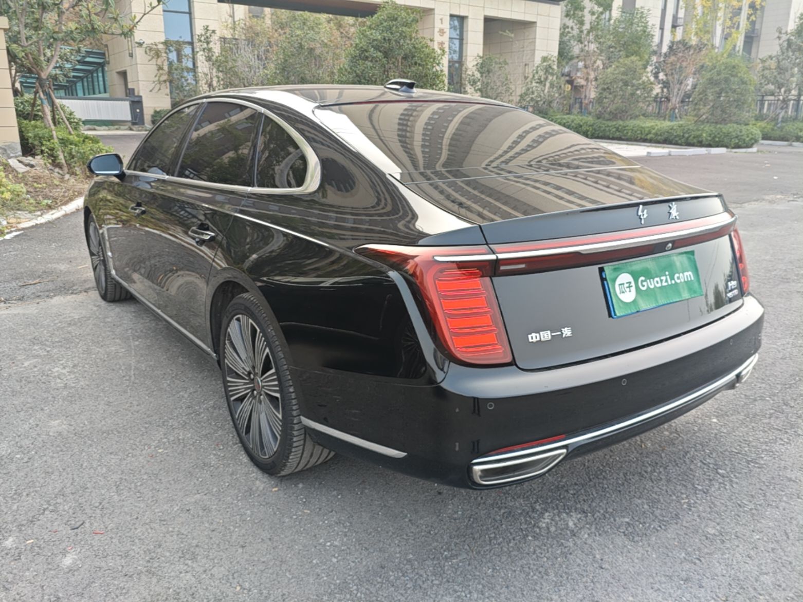 Hongqi H9 2025 Model Facelifted 2.0T Two-Wheel Drive Flag-Style Luxury Business Edition, 5 Seats - Chinese Trim Xiang — снимка 4